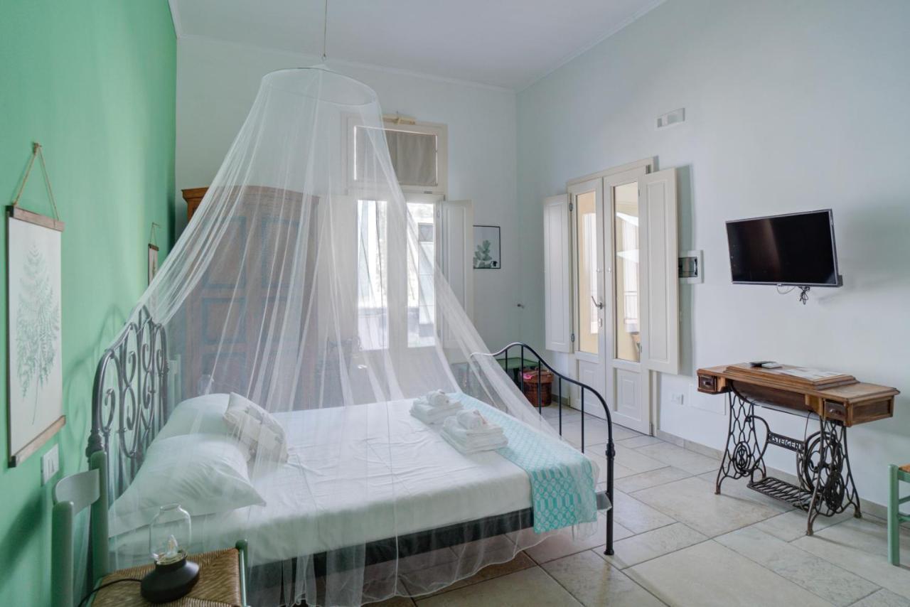 Li Perrini Boutique B&B Acquarica エクステリア 写真